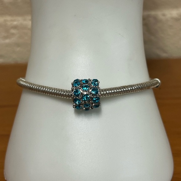 💕 3/$10 Blue Rhinestone Sliding Charm - Picture 4 of 4